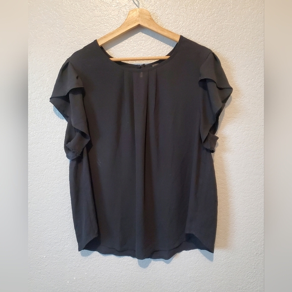 Emery Rose Tops - 💚5/$25 Emory Rose Black Flutter Sleeve Blouse Size 1X